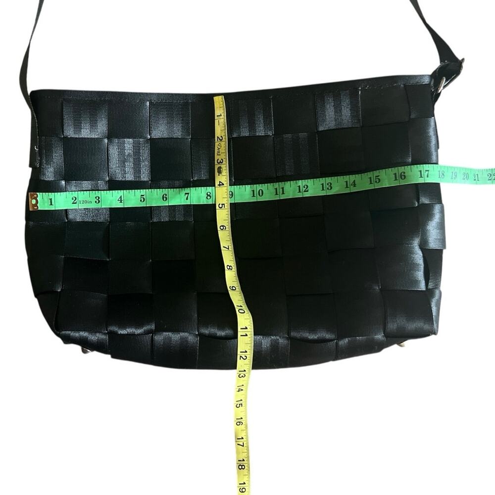 Harvey’s Seatbelt Black Bag - Picture 6 of 8